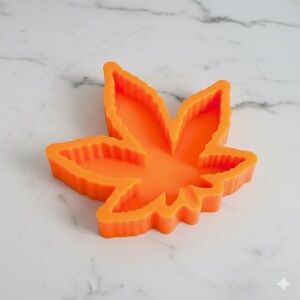 NWT Resin Leaf Ashtray – Handmade – Neon Orange